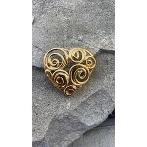 Vintage 80's Heart shape Swirled Open work Matte gold Pin/brooch